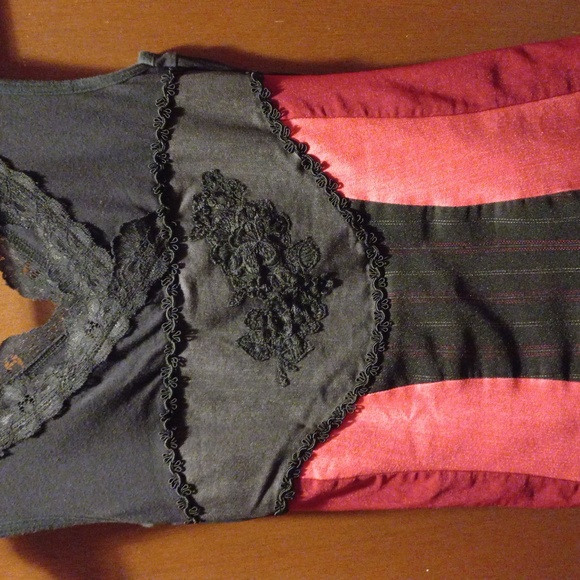 KOLLONTAI SIZE XS, BLACK & Red Tunic - Picture 4 of 16